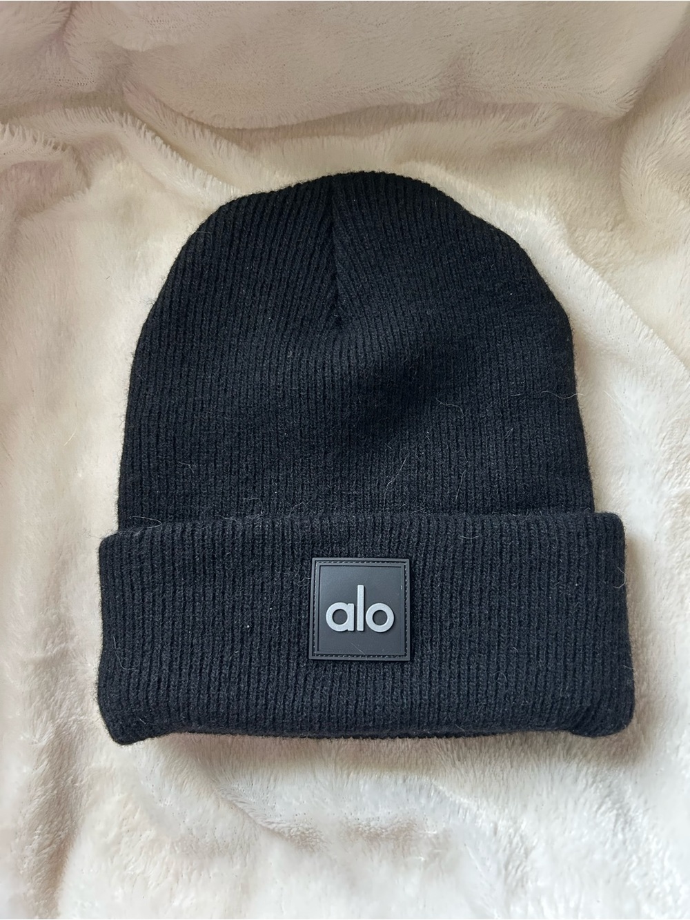 Alo yoga black knit beanie unisex one size square logo wool blend